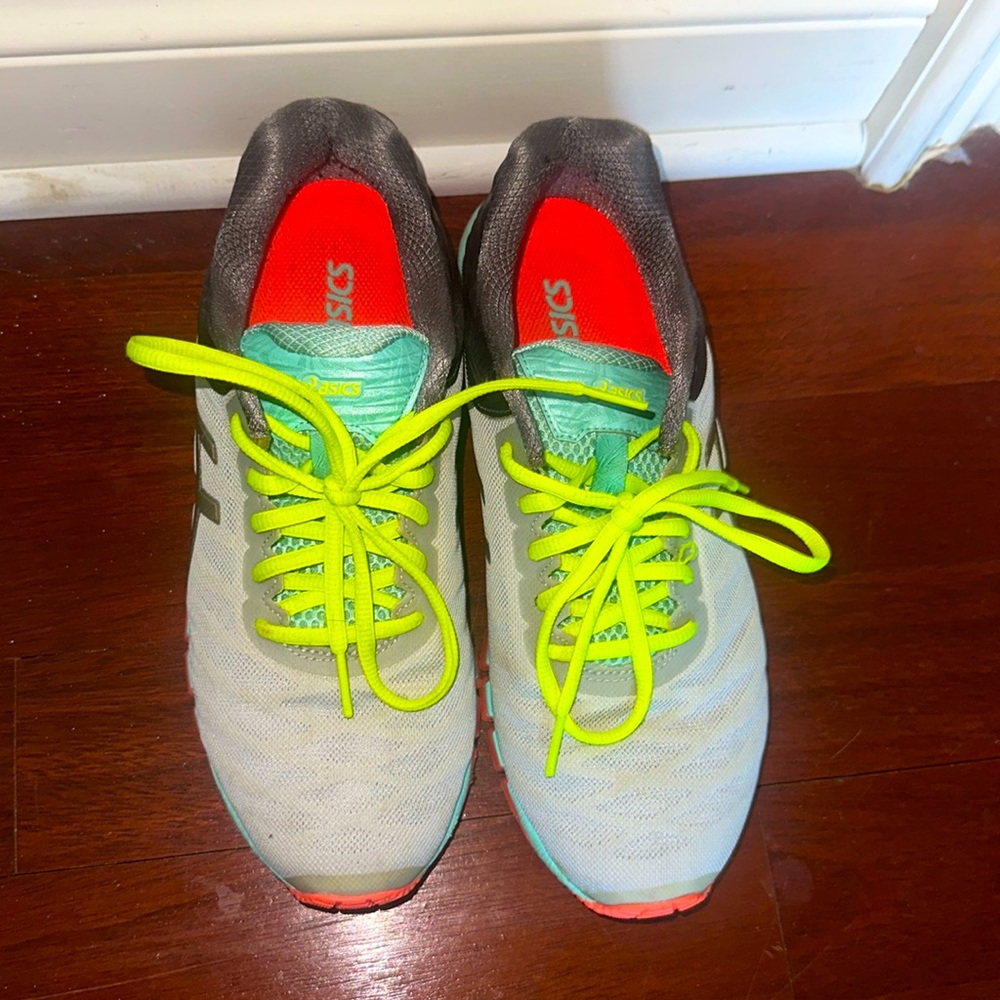 EUC ASICS women’s running shoes size 8.5